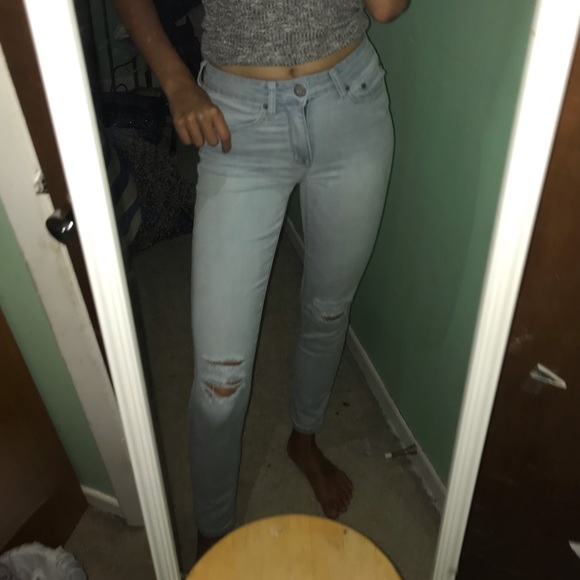 light wash jeans - Picture 3 of 7